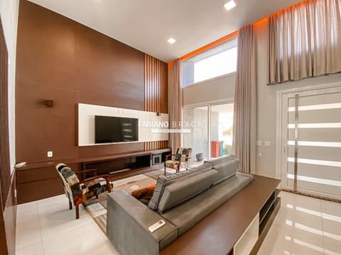 Casa Condomínio com 200m², 3 dormitórios, 3 suítes, 2 vagas, Riviera em Xangri-Lá