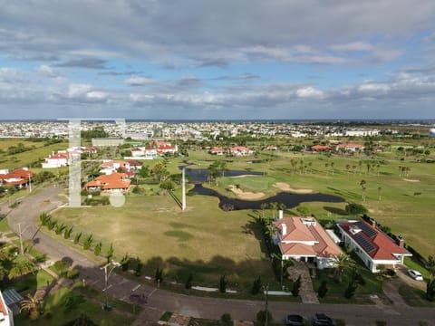 Terreno em Condomínio com 1687m², Green Village Golf Club em Xangri-Lá