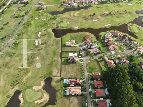 Terreno em Condomínio com 1687m², Green Village Golf Club em Xangri-Lá