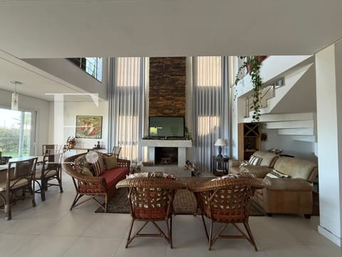 Sobrado com 370m², 4 dormitórios, 4 suítes, 2 vagas, Green Village Golf Club em Xangri-Lá