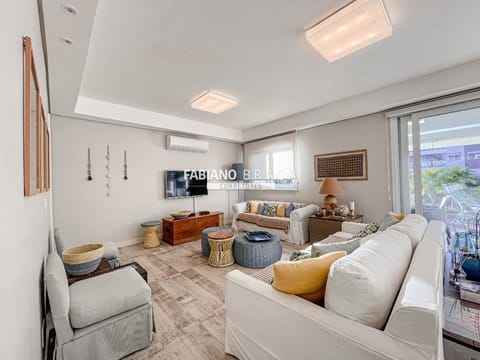 Apartamento com 225m², 3 dormitórios, 3 suítes, 2 vagas, Rossi Atlântida em Xangri-Lá