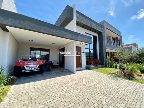 Casa Condomínio com 150m², 3 dormitórios, 3 suítes, 2 vagas, Blue em Xangri-Lá