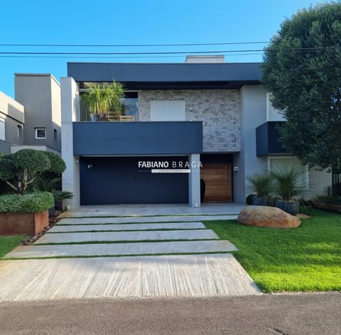 Sobrado com 550m², 5 dormitórios, 5 suítes, 2 vagas, Bosques de Atlântida em Xangri-Lá
