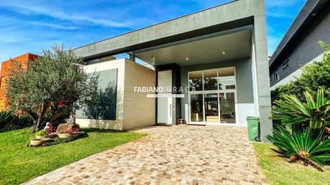 Casa Condomínio com 220m², 4 dormitórios, 4 suítes, 2 vagas, Enseada Lagos em Xangri-Lá