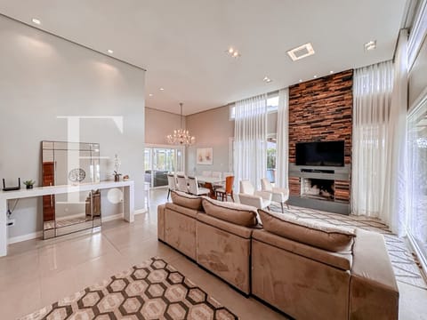 Casa Condomínio com 244m², 3 dormitórios, 3 suítes, 2 vagas, Lagoa do Passo em Osório