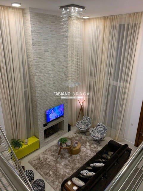 Sobrado com 278m², 4 dormitórios, 4 suítes, 2 vagas, Enseada Lagos em Xangri-Lá