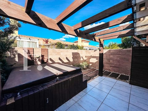 Casa Condomínio com 60m², 2 dormitórios, 1 suíte, Casa Hermosa em Xangri-Lá