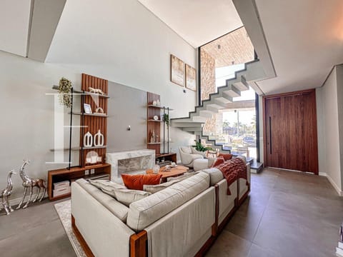 Sobrado com 263m², 4 dormitórios, 4 suítes, Sunset em Xangri-Lá