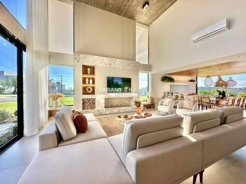 Sobrado com 397m², 5 dormitórios, 5 suítes, 4 vagas, Enseada Lagos em Xangri-Lá