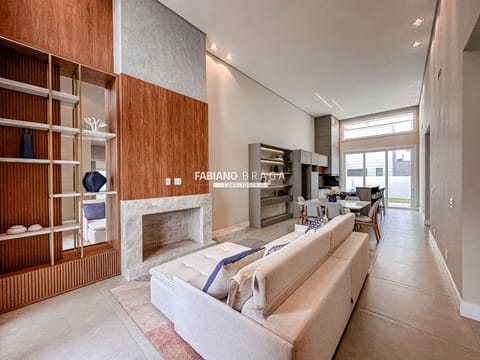 Casa Condomínio com 250m², 4 dormitórios, 4 suítes, 2 vagas, Blue em Xangri-Lá