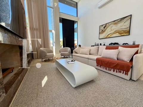 Sobrado com 267m², 4 dormitórios, 4 suítes, 2 vagas, Capão Ilhas Resort em Capão da Canoa