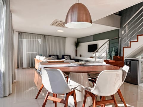 Sobrado com 151m², 3 dormitórios, 3 suítes, 2 vagas, One Atlântida Houses em Xangri-Lá