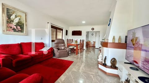 Casa com 215m², 4 dormitórios, 2 suítes, 5 vagas, no bairro Centro em Xangri-Lá