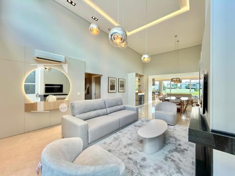 Casa Condomínio com 199m², 3 dormitórios, 3 suítes, 2 vagas, Capão Ilhas Resort em Capão da Canoa
