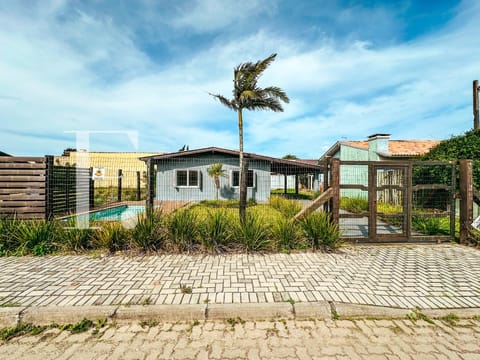 Casa com 300m², 4 dormitórios, no bairro Maristela em Xangri-Lá