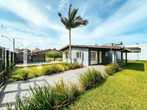 Casa com 300m², 4 dormitórios, no bairro Maristela em Xangri-Lá