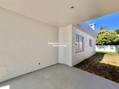 Casa com 146m², 3 dormitórios, 1 suíte, 2 vagas, no bairro Noiva do Mar em Xangri-Lá