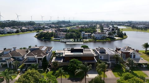 Sobrado com 722m², 5 dormitórios, 5 suítes, 6 vagas, Bosques de Atlântida em Xangri-Lá