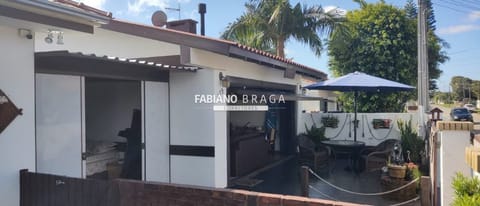 Casa com 390m², 3 dormitórios, 1 suíte, no bairro Centro em Xangri-Lá
