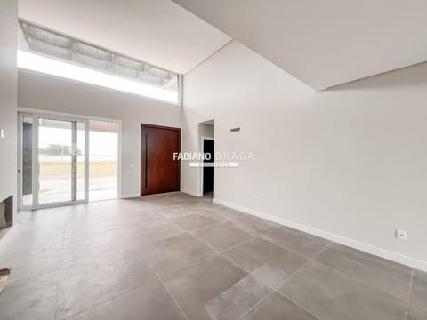 Casa Condomínio com 160m², 4 dormitórios, 4 suítes, 2 vagas, Allure Beach Condo em Xangri-Lá