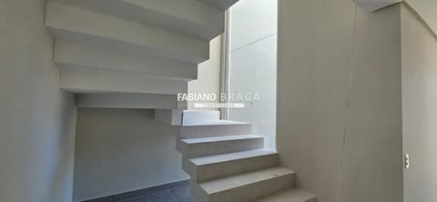Casa com 114m², 3 dormitórios, 3 suítes, 2 vagas, no bairro Rainha do Mar em Xangri-Lá