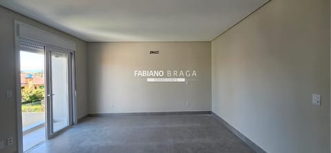 Casa com 114m², 3 dormitórios, 3 suítes, 2 vagas, no bairro Rainha do Mar em Xangri-Lá