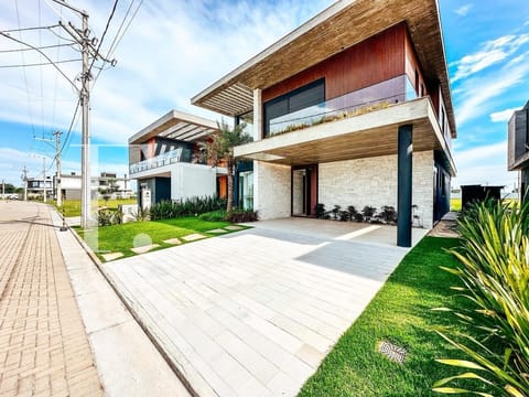 Sobrado com 360m², 5 dormitórios, 5 suítes, 2 vagas, Amare Home Resort em Xangri-Lá