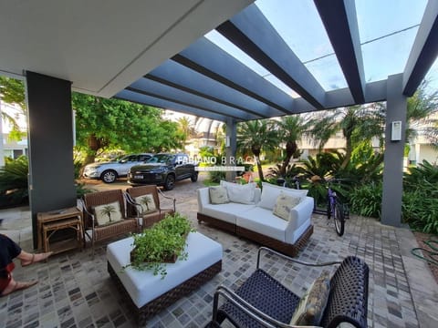 Sobrado com 390m², 4 dormitórios, 4 suítes, 4 vagas, Bosques de Atlântida em Xangri-Lá