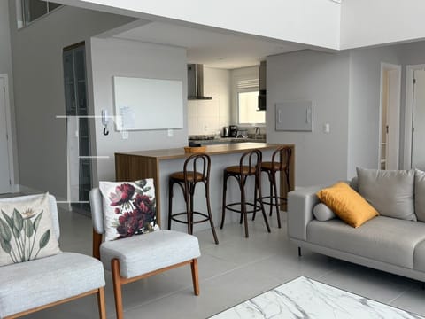 Apartamento com 166m², 3 dormitórios, 2 suítes, 2 vagas, Green Square em Xangri-Lá