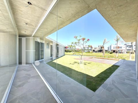 Casa Condomínio com 215m², 4 dormitórios, 4 suítes, 2 vagas, Riviera em Xangri-Lá