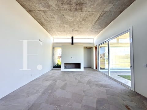 Casa Condomínio com 215m², 4 dormitórios, 4 suítes, 2 vagas, Riviera em Xangri-Lá