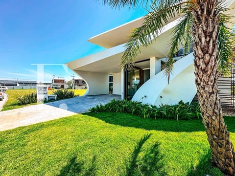 Sobrado com 412m², 5 dormitórios, 5 suítes, 2 vagas, Amare Home Resort em Xangri-Lá