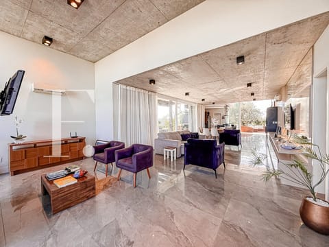 Casa Condomínio com 245m², 3 dormitórios, 3 suítes, 2 vagas, Riviera em Xangri-Lá