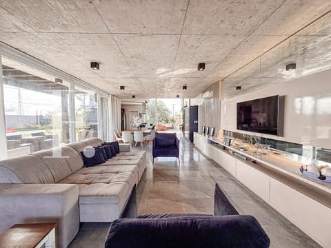 Casa Condomínio com 245m², 3 dormitórios, 3 suítes, 2 vagas, Riviera em Xangri-Lá