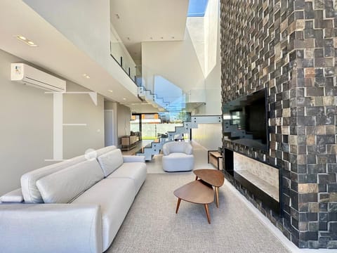 Sobrado com 224m², 4 dormitórios, 4 suítes, 2 vagas, Blue em Xangri-Lá