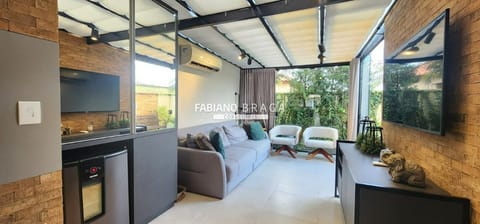 Casa Condomínio com 67m², 3 dormitórios, 1 suíte, 2 vagas, Casa Hermosa em Xangri-Lá