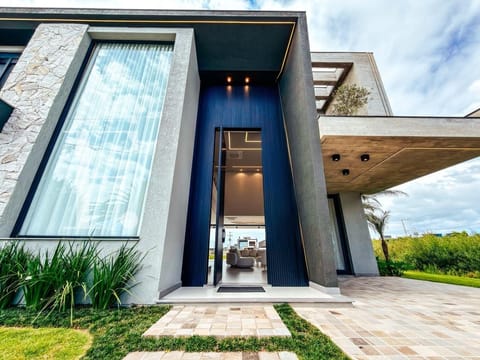 Sobrado com 382m², 5 dormitórios, 5 suítes, 2 vagas, Amare Home Resort em Xangri-Lá