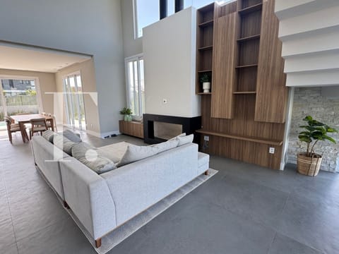 Sobrado com 232m², 4 dormitórios, 4 suítes, 2 vagas, Sunset em Xangri-Lá