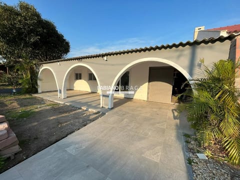 Casa com 159m², 4 dormitórios, 2 vagas, no bairro Rainha do Mar em Xangri-Lá