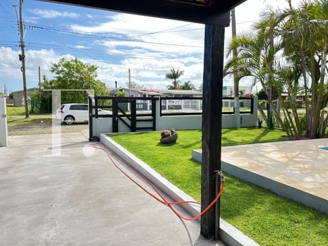 Casa com 110m², 3 dormitórios, 1 vaga, no bairro Rainha do Mar em Xangri-Lá