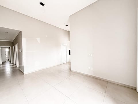 Casa com 100m², 3 dormitórios, 1 suíte, 1 vaga, no bairro Xangri-Lá em Xangri-Lá