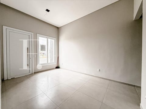 Casa com 100m², 3 dormitórios, 1 suíte, 1 vaga, no bairro Xangri-Lá em Xangri-Lá
