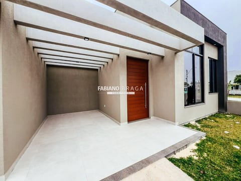 Casa com 75m², 2 dormitórios, 1 suíte, 1 vaga, no bairro Noiva do Mar em Xangri-Lá
