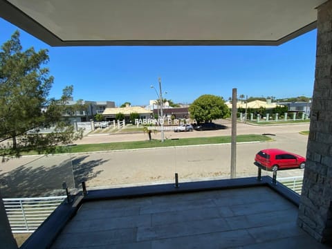 Casa com 107m², 3 dormitórios, 1 suíte, 1 vaga, Residencial Isabella || em Xangri-Lá