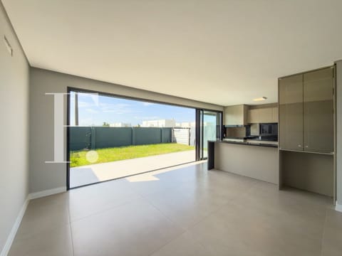 Sobrado com 209m², 4 dormitórios, 4 suítes, 2 vagas, Zen Concept Resort em Xangri-Lá