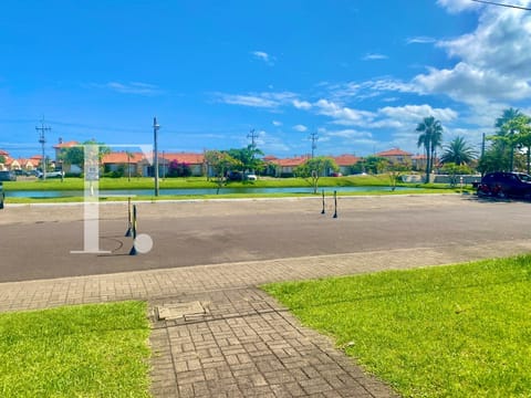Casa Condomínio com 70m², 3 dormitórios, 1 suíte, 2 vagas, Casa Hermosa em Xangri-Lá