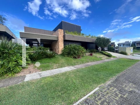 Casa Condomínio com 500m², 6 dormitórios, 4 suítes, 2 vagas, Capão Ilhas Resort em Capão da Canoa