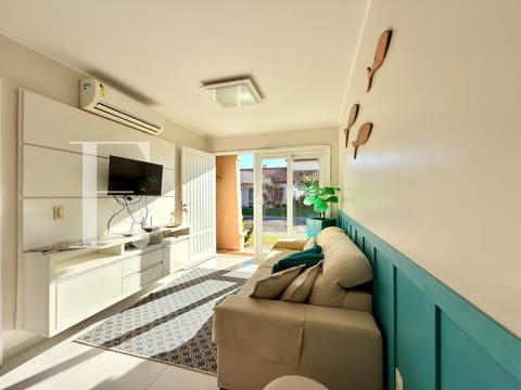 Casa Condomínio com 70m², 3 dormitórios, 1 suíte, 1 vaga, Casa Hermosa em Xangri-Lá