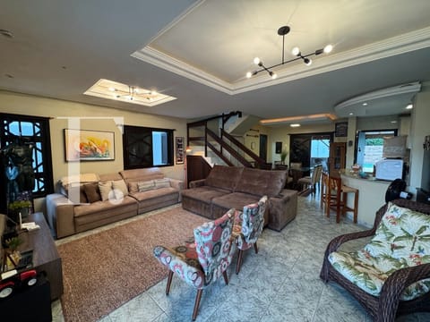 Casa com 183m², 4 dormitórios, 1 suíte, 2 vagas, no bairro Noiva do Mar em Xangri-Lá