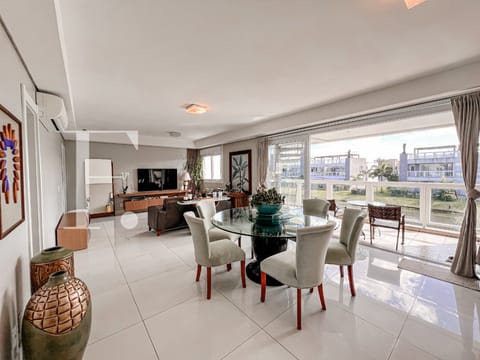 Apartamento com 207m², 3 dormitórios, 3 suítes, 2 vagas, Rossi Atlântida em Xangri-Lá